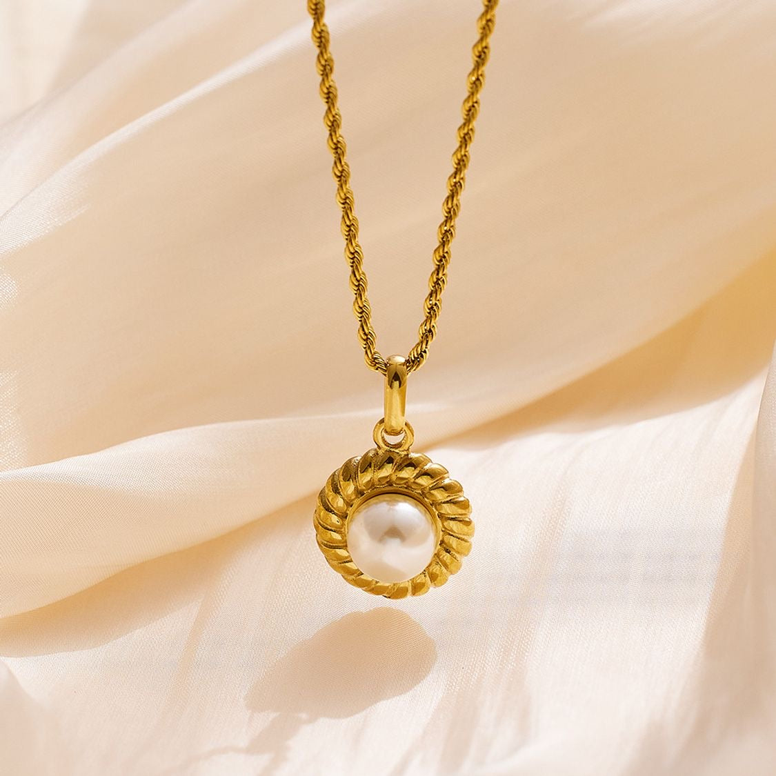 Collier Linda