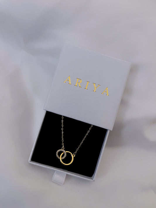 Collier Ari